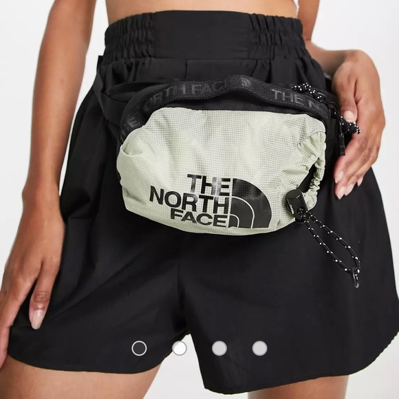 The North Face Handbags - 🏔️The North Face Unisex Bozer Fanny Pack